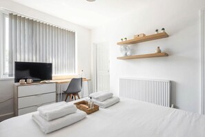 1 bedroom, desk, iron/ironing board, WiFi