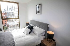 2 habitaciones, tabla de planchar con plancha, wifi y ropa de cama