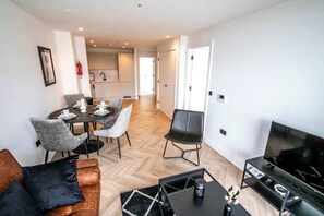 Unclassified image, 3 of 23, button