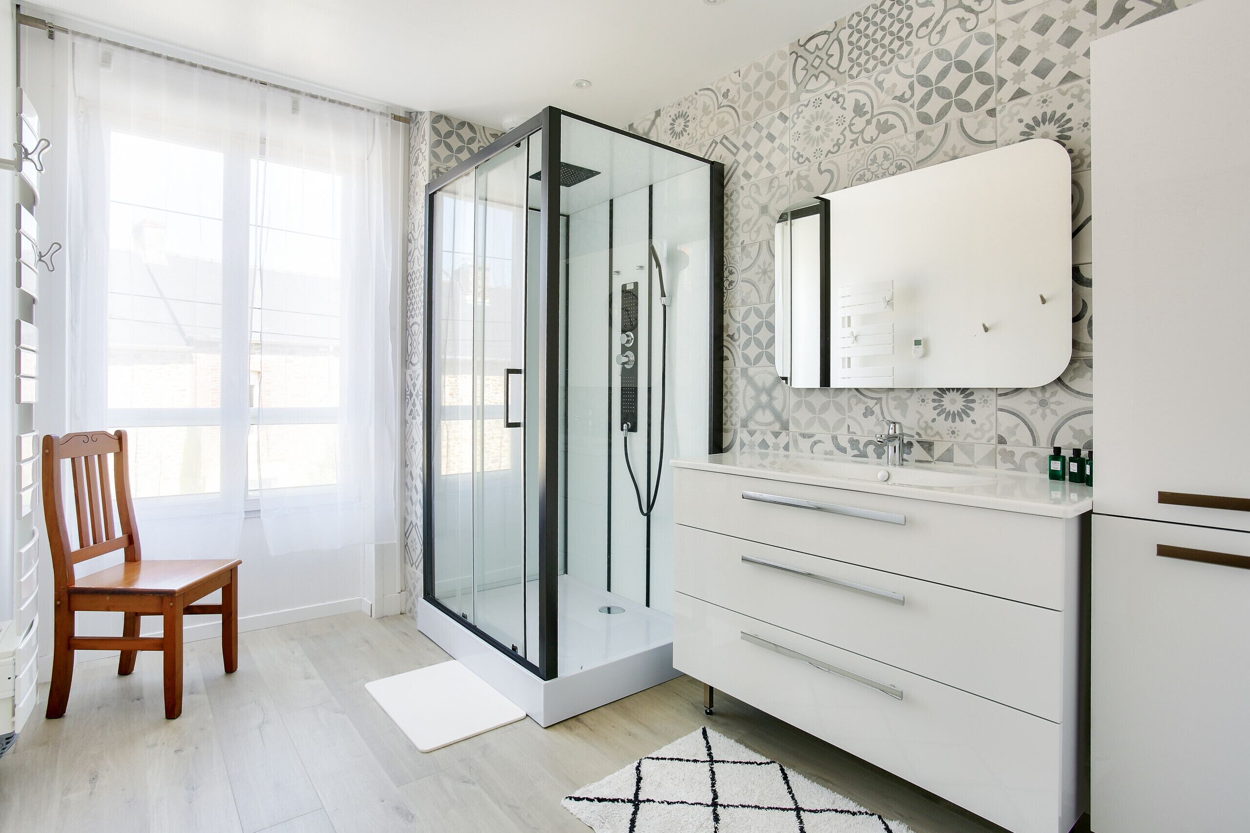 Een douche, een haardroger