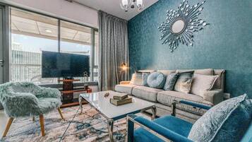 Apartment, Balcony | Living area