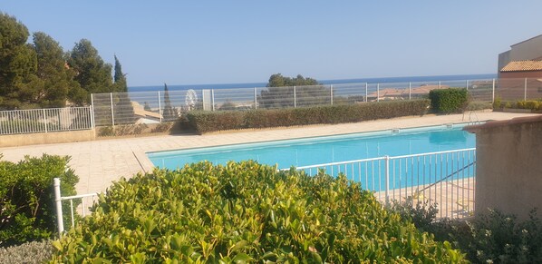 Pool - 15mm from the sea, T2 in residence with swimming pool (June to Sept), tennis court & parking lot (Fleury)