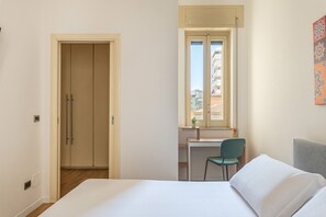 Ferros/tábuas de passar roupa, Wi-Fi de cortesia, roupa de cama