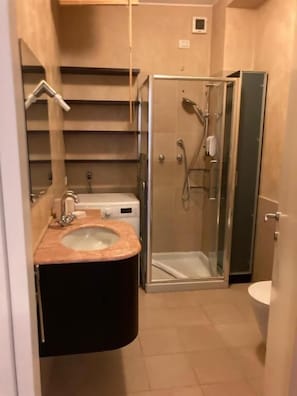 Apartment | Bathroom