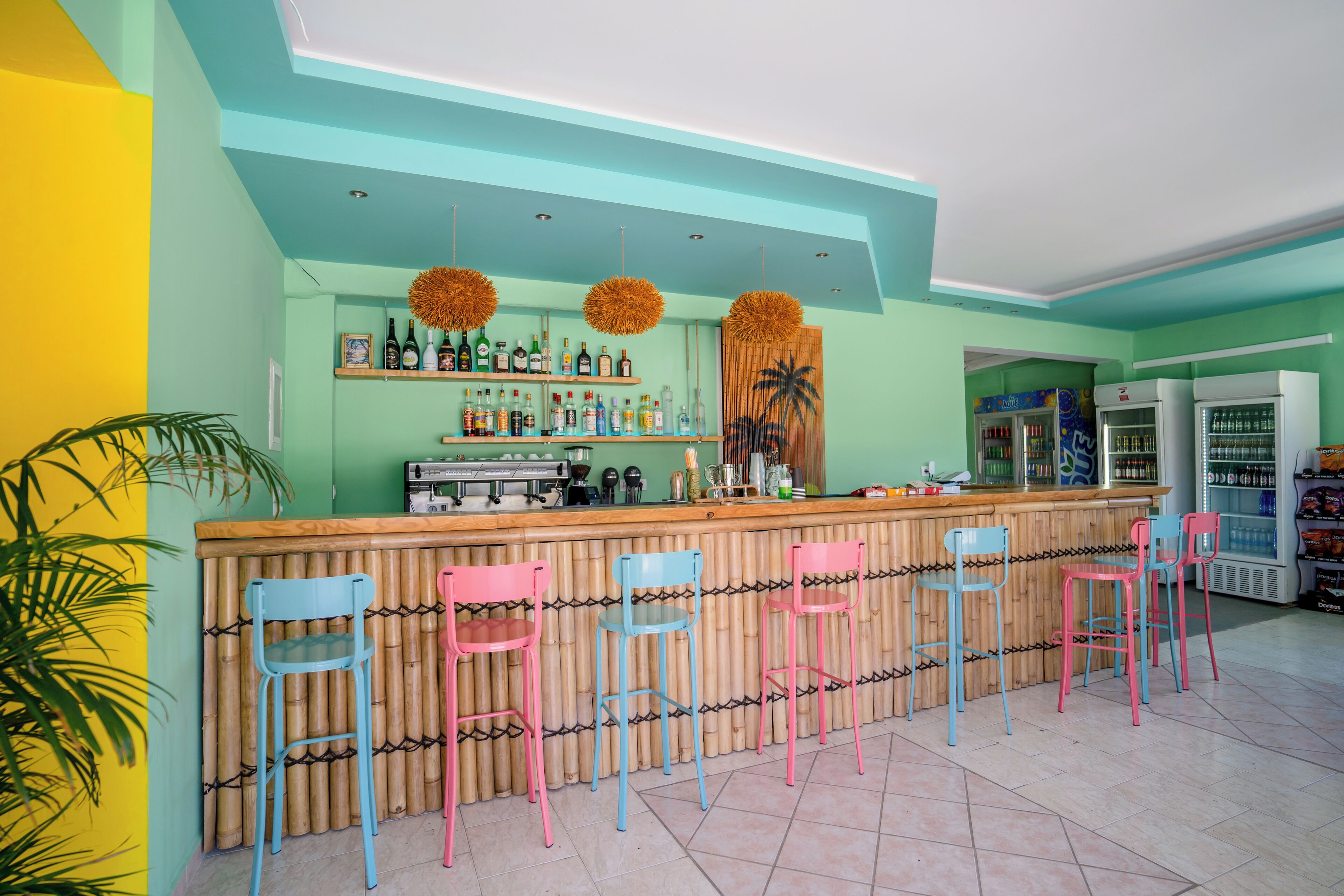 2 bar/lounge, bar a bordo piscina