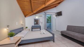 1 bedroom, in-room safe, free WiFi