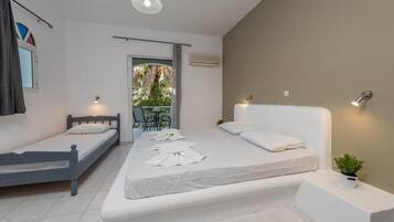 In-room safe, free WiFi