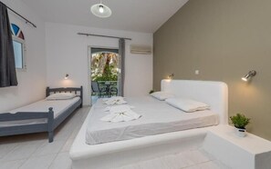 إستديو مريحة - منظر للحديقة | خزنة داخل الغرفة وواي فاي مجانًا