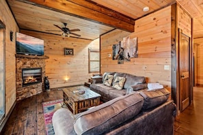 Smart TV, fireplace