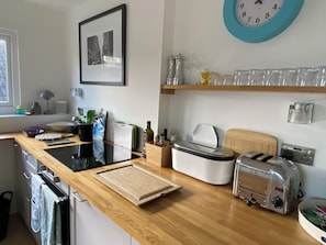 Oven, stovetop, dishwasher