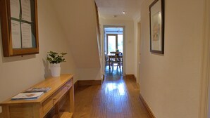 Interior - Cosy 18th century cottage. Pet friendly. Absolute tranquility! (Mitcheldean)