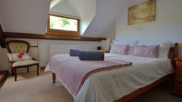 4 chambres, fer et planche à repasser, lit parapluie, Wi-Fi gratuit
