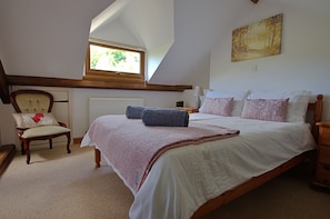 4 chambres, fer et planche à repasser, lit parapluie, Wi-Fi gratuit