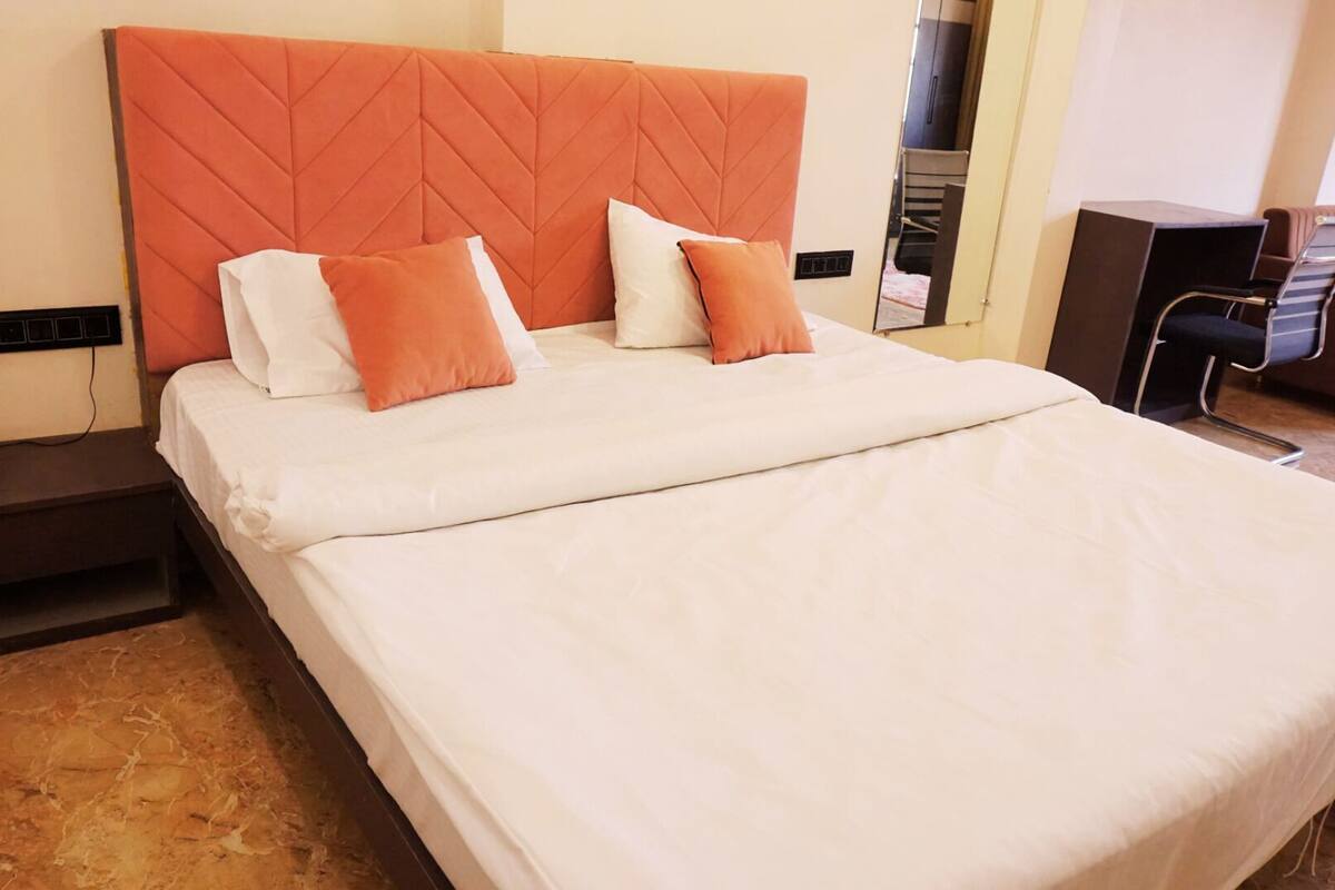Suite | 1 bedroom, desk, free WiFi