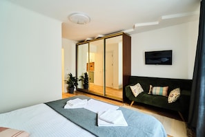 1 bedroom, iron/ironing board, travel crib, free WiFi