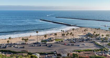 Luxury Beachfront Retreat - Newly Remodeled 4BR/4.5BA in Corona Del Mar