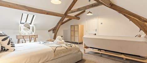 5 chambres, fer et planche à repasser, Wi-Fi, draps fournis