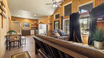 Smart TV, fireplace