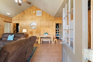 Unclassified image, 2 of 14, button