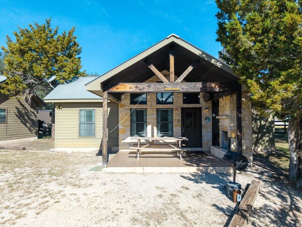 Unclassified image, 1 of 14, button