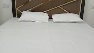 Free WiFi, bed sheets
