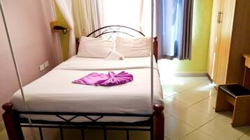 Standardenkeltværelse - udsigt til have | Gratis Wi-Fi, sengetøj