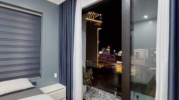 Superior Double Room, Balcony, Lake View | In-room safe, desk, laptop workspace, blackout drapes