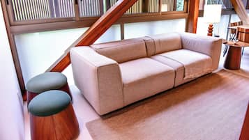 Vila | Sala de estar | TV