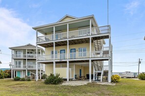 Exterior - Bring Your Boat-Sound Front Home with Boat Lift (Pet Friendly) (Atlantic Beach)