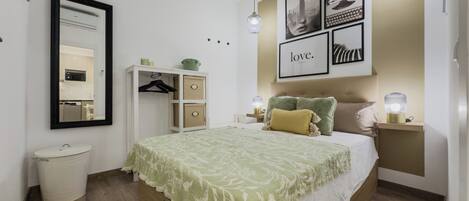 1 bedroom, iron/ironing board, WiFi, bed sheets