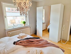 2 soverom, strykejern/-brett, reiseseng for barn og wi-fi (inkludert)