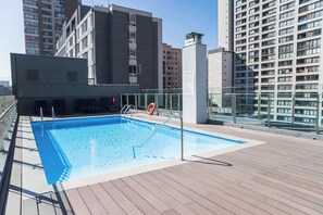 Pool - Stylish Downtown Santiago apartment for 2 (Santiago)