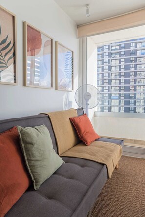 TV - Modern 1BR Flat in Nunoa | Chic and Local Charm (Ñuñoa)