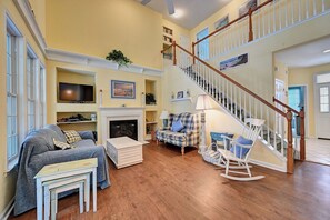 Fernseher, Kamin, DVD-Player, Stereoanlage