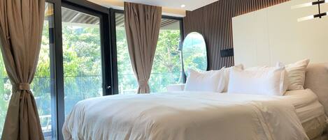 Deluxe-studiosuite - 1 kingsize-seng - balkon - bjergudsigt | Premium-sengetøj, dundyner, senge med madrasser af memory foam