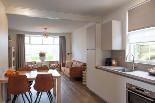 Harry, Luxury property in center of NES