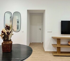 Interior - Canaryislandshost I Cactus II (Mala)
