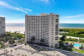 Apartment, Mehrere Betten (SW-facing beachfront condo with pool/) | Außenbereich