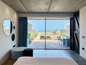 2 habitaciones, tabla de planchar con plancha y ropa de cama