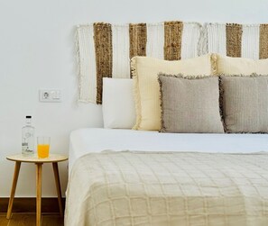 2 bedrooms, iron/ironing board, WiFi