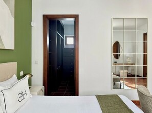 3 bedrooms, iron/ironing board, WiFi, bed sheets - Canaryislandshost l White (Teguise)