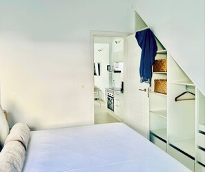 1 dormitorio, tabla de planchar con plancha, cuna de viaje y wifi