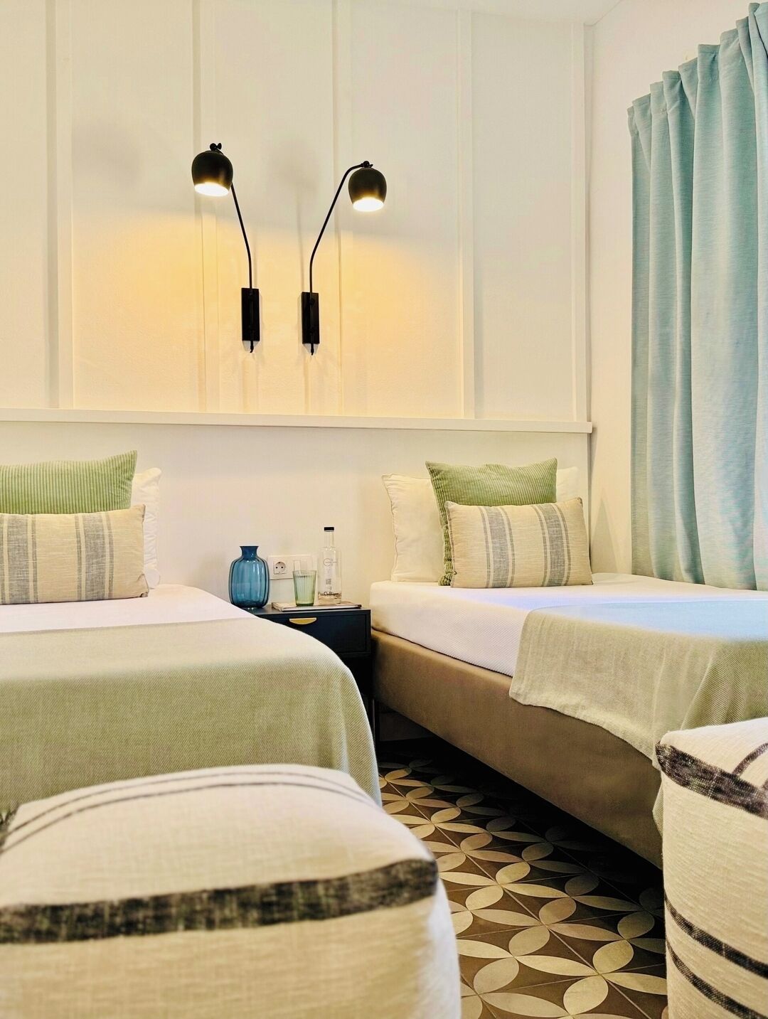 4 habitaciones, tabla de planchar con plancha, wifi y ropa de cama 