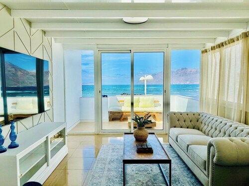 Canaryislandshost I Marino