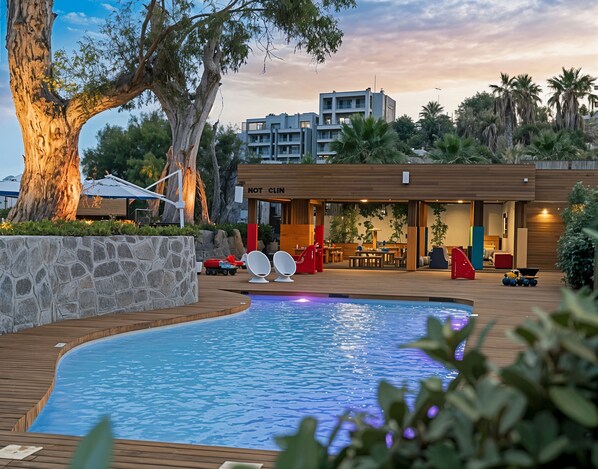 Indoor pool, outdoor pool