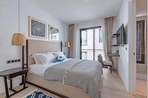 4 bedrooms, in-room safe, iron/ironing board, free WiFi