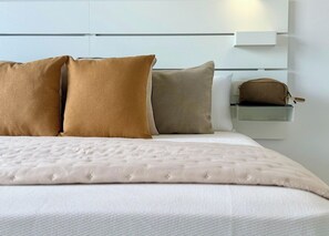 6 bedrooms, iron/ironing board