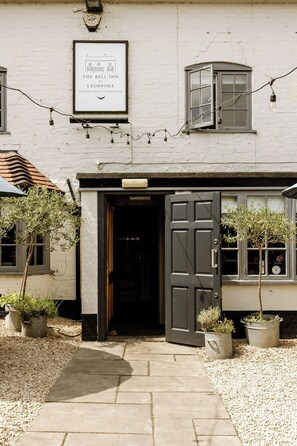 Front of property - The Bell Inn (Ladbroke)