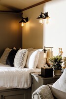 Iron/ironing board, free WiFi