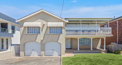 The Beach House - Beach at your front door, only 30 seconds walk.
